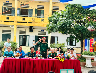 Trường THCS Phú Lương long trọng tổ chức chương trình Chương trình giáo dục truyền thống nhân kỉ niêm 70 năm chiến thắng Điện Biên Phủ, 49 năm ngày Giải phóng Miền Nam  thống nhất đất nước , 15 năm thành lập phường Phú Lương