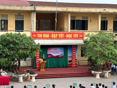 Trường THCS Phú Lương tổ chức chương trình giáo dục truyền thống nhân dịp kỉ niệm 50 năm ngày giải phóng miền Nam, thống nhất đất nước.